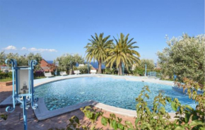 1 Bedroom Amazing Apartment In Staletti